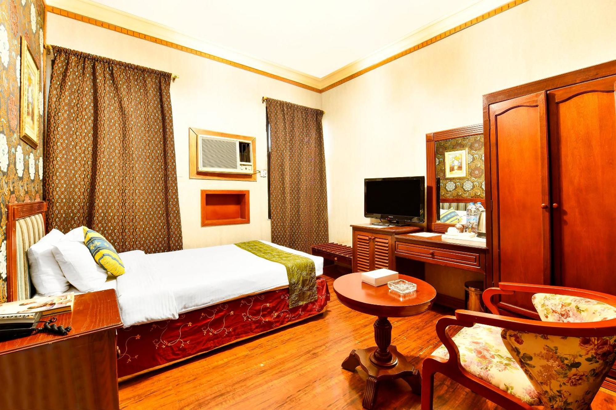 Capital O 125 Moon Plaza Hotel มานามา ภายนอก รูปภาพ